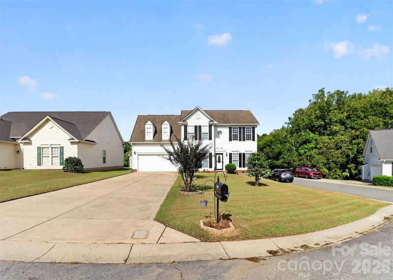 1811 Jeffrey Bryan Dr, Charlotte, NC 28213