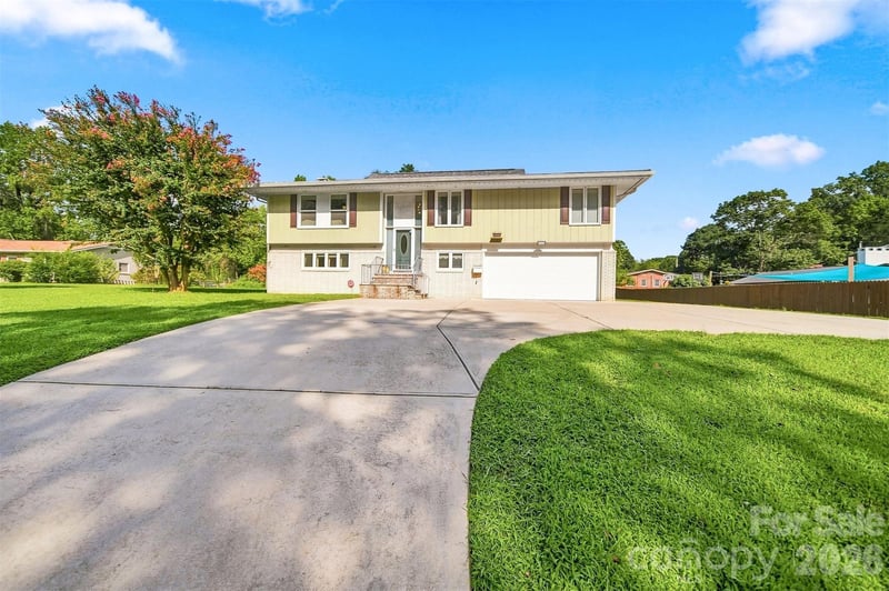 706 Springdale Rd, Statesville, NC 28677