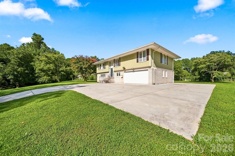 706 Springdale Rd, Statesville, NC 28677