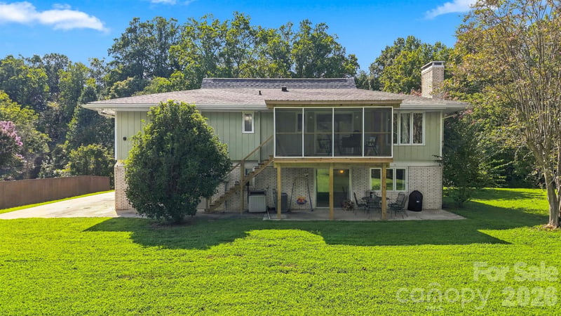 706 Springdale Rd, Statesville, NC 28677