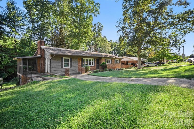 623 Westside Dr, Newton, NC 28658