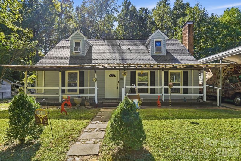 6333 Round Hill Rd, Charlotte, NC 28211