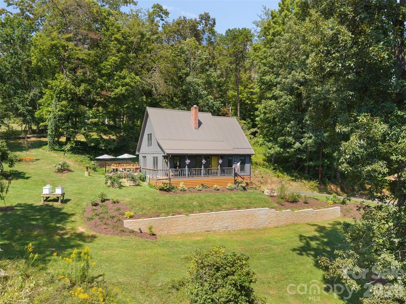 641 Scruggs Cir, Canton, NC 28716