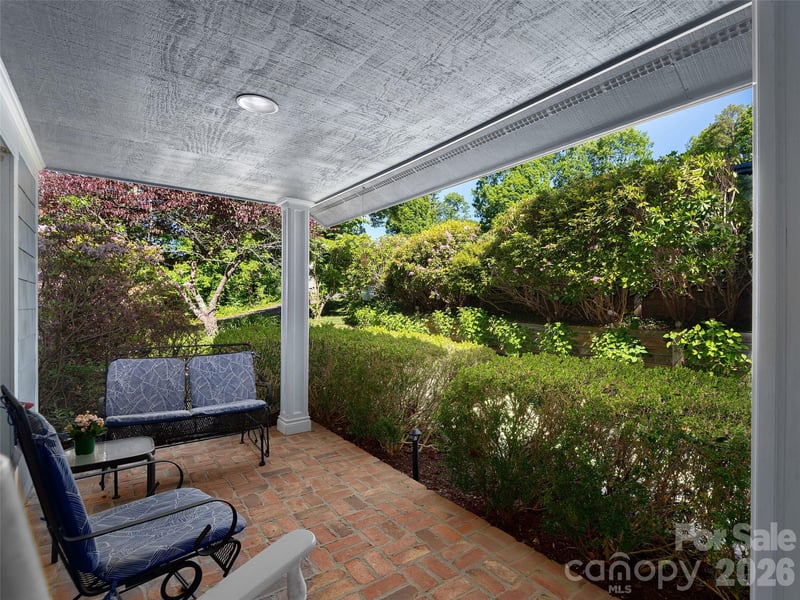 177 Skyview Cir, Asheville, NC 28804