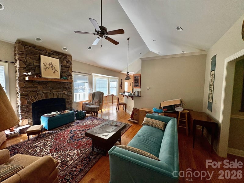502 Pace Rd, Hendersonville, NC 28792
