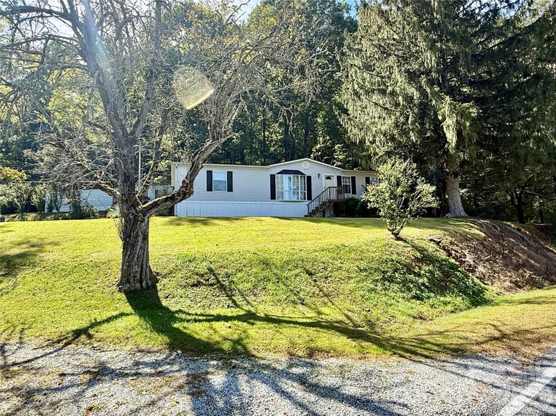 878 GW G W Whitmire Rd, Rosman, NC 28772