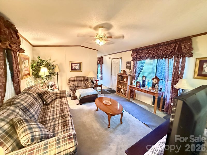 880 G W Whitmire Rd, Rosman, NC 28772