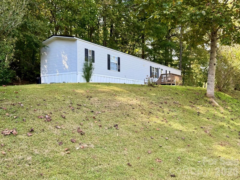 880 G W Whitmire Rd, Rosman, NC 28772