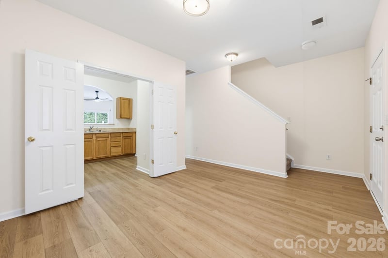 2176 Winthrop Chase Dr, Charlotte, NC 28212