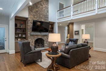 4 Cedar Hill Dr, Asheville, NC 28803