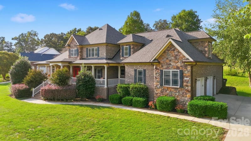 1163 Willow Creek Dr, Newton, NC 28658
