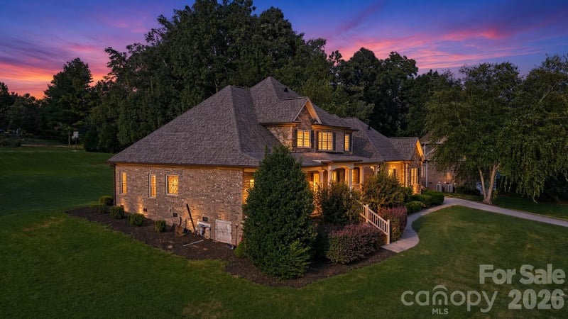 1163 Willow Creek Dr, Newton, NC 28658