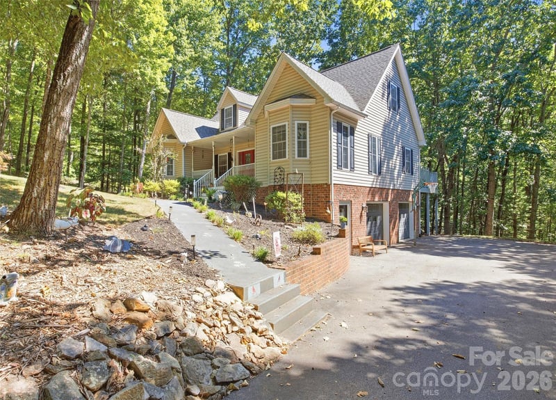 28 Gentlewood Trl, Candler, NC 28715