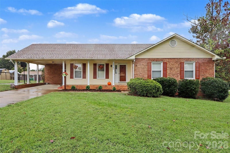 2040 London Rd, Mooresville, NC 28115