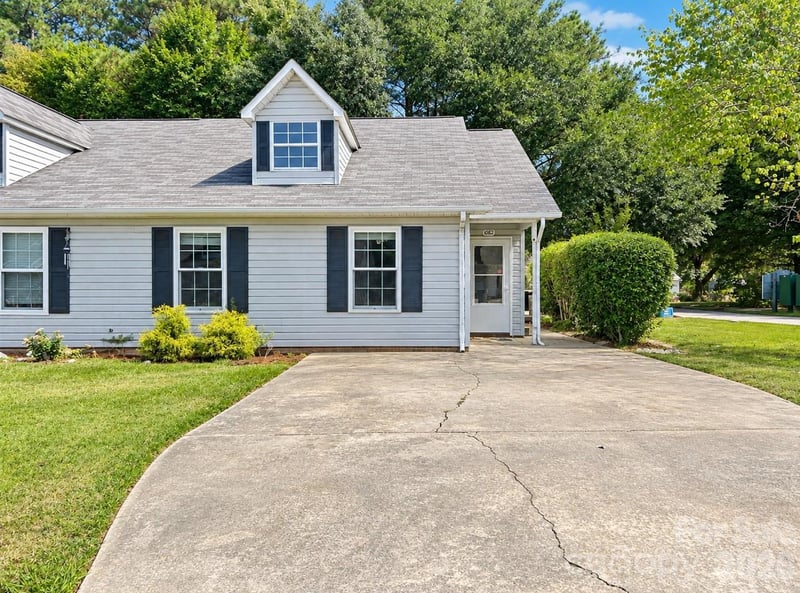 1062 Farm Pond Ln, Rock Hill, SC 29732