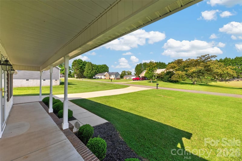 4405 Claralee Ln, Hickory, NC 28602