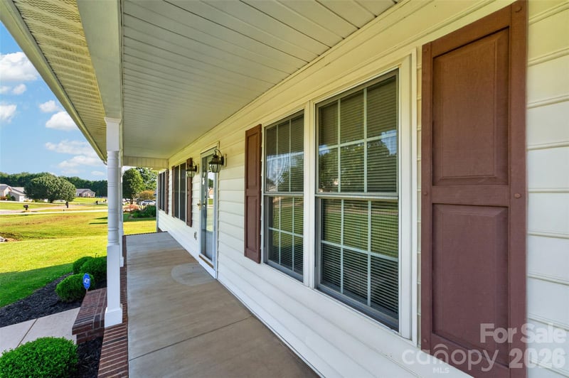 4405 Claralee Ln, Hickory, NC 28602