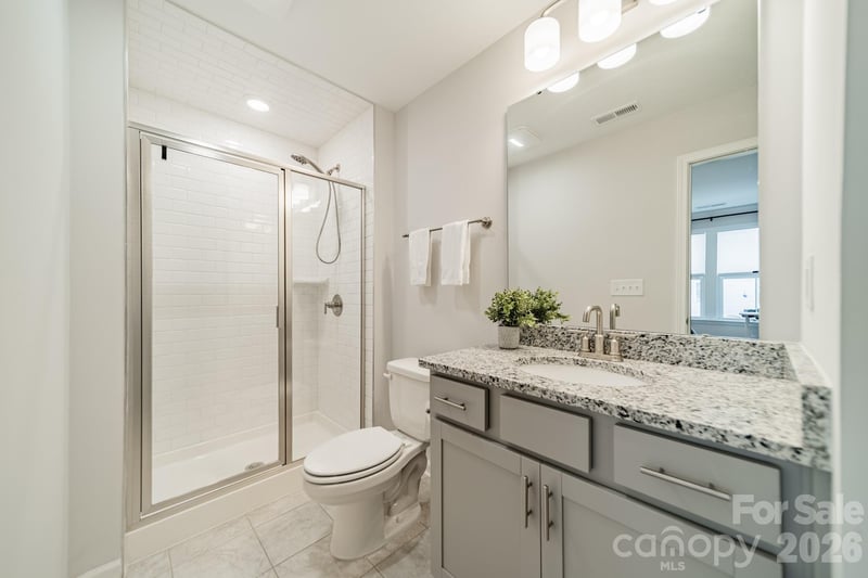4040 Hidden Oaks Dr, Charlotte, NC 28205