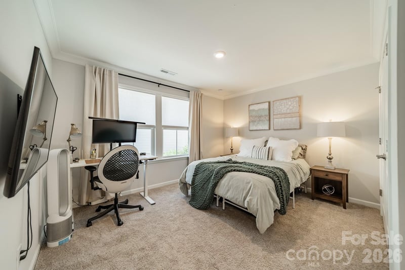 4040 Hidden Oaks Dr, Charlotte, NC 28205