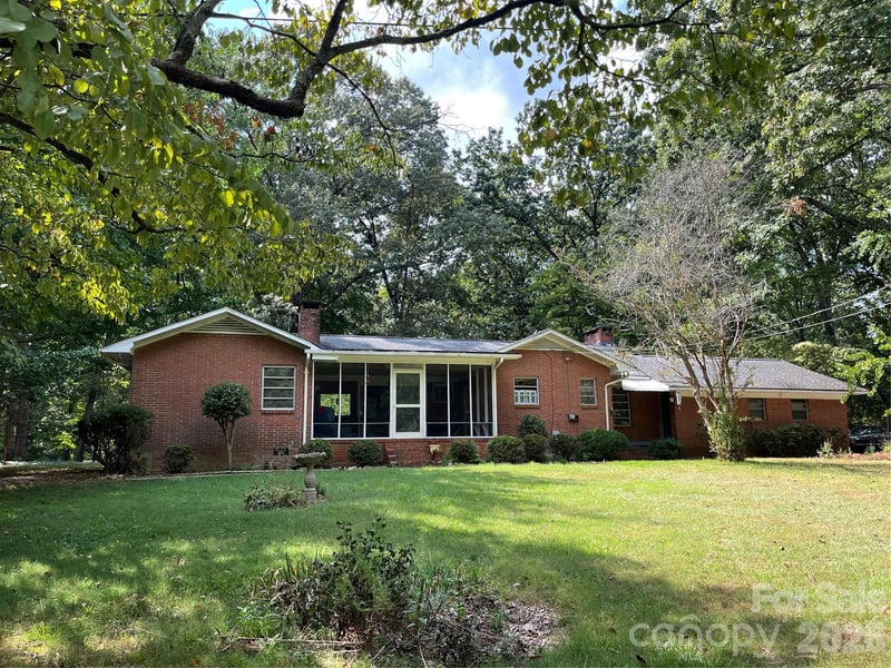 521 Courtney Ln, Matthews, NC 28105