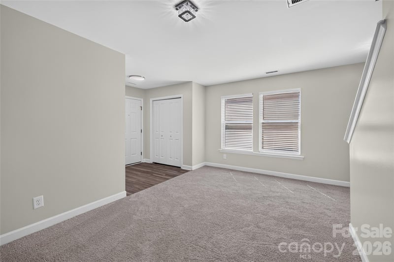 2629 Stream Bank Dr, Charlotte, NC 28269
