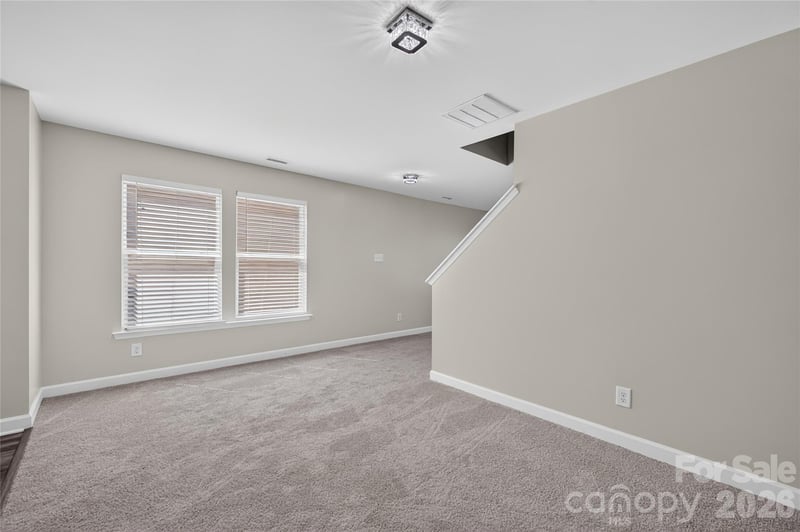 2629 Stream Bank Dr, Charlotte, NC 28269