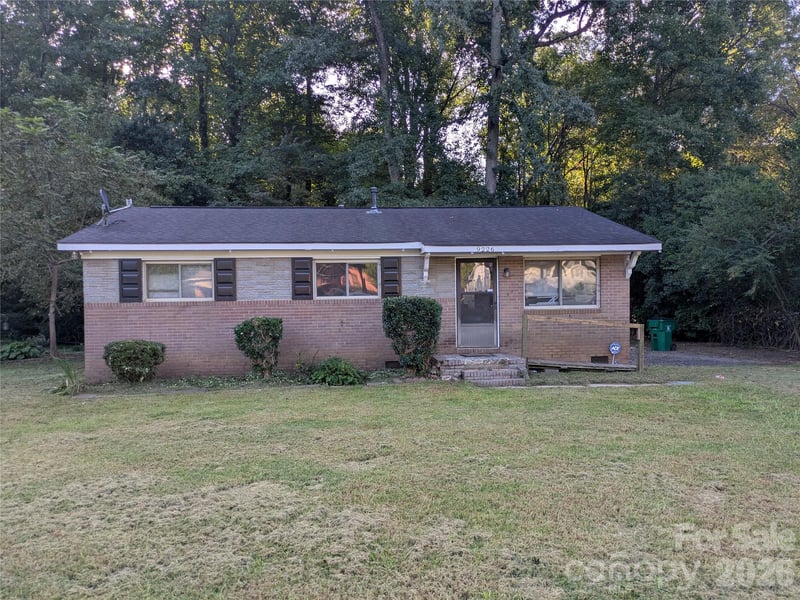 9226 Feldbank Dr, Charlotte, NC 28216