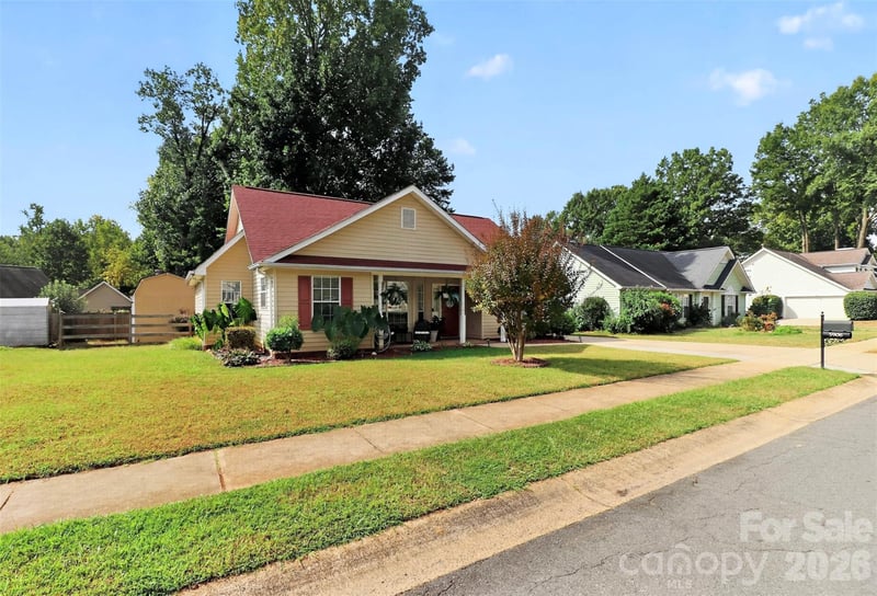 5906 Country Walk Dr, Charlotte, NC 28212