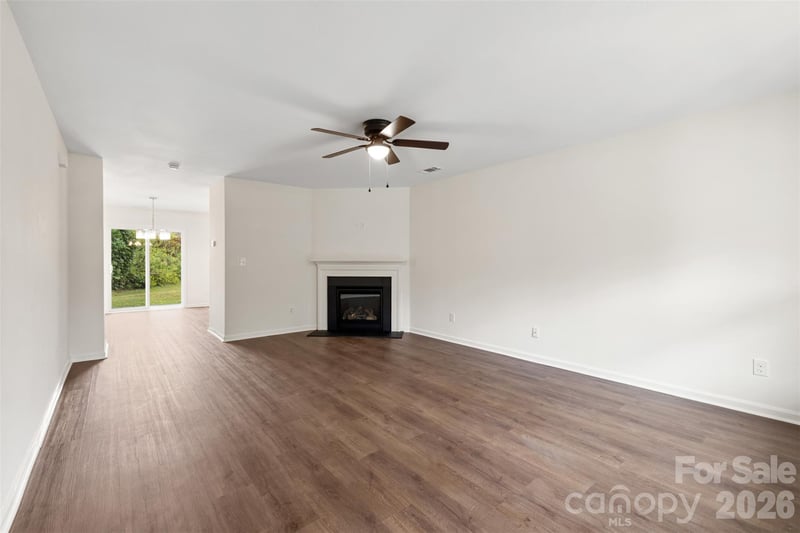2824 Easton Knoll Dr, Dallas, NC 28034