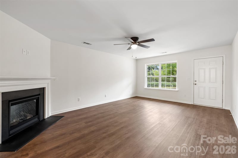 2824 Easton Knoll Dr, Dallas, NC 28034