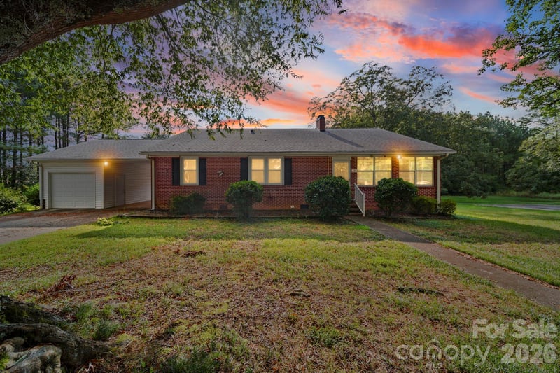 311 Old Nc 277 Loop Rd, Dallas, NC 28034