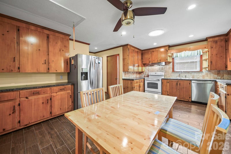 311 Old Nc 277 Loop Rd, Dallas, NC 28034