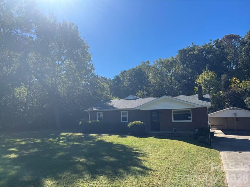 2010 Pine Top Dr, Gastonia, NC 28054
