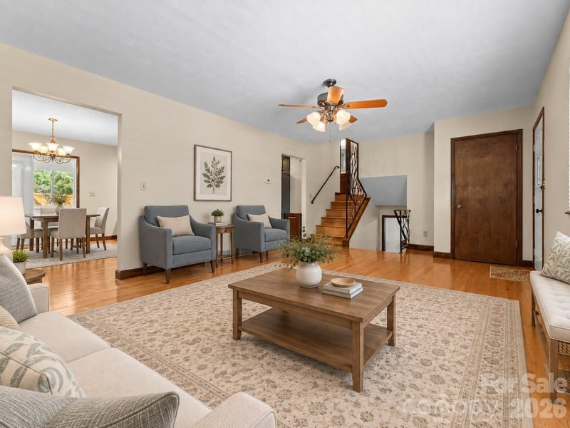 106 Mohican Trl, East Flat Rock, NC 28726