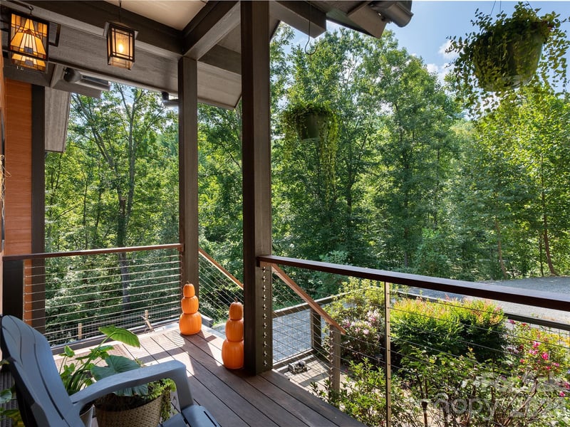95 Merrills Chase Rd, Asheville, NC 28803