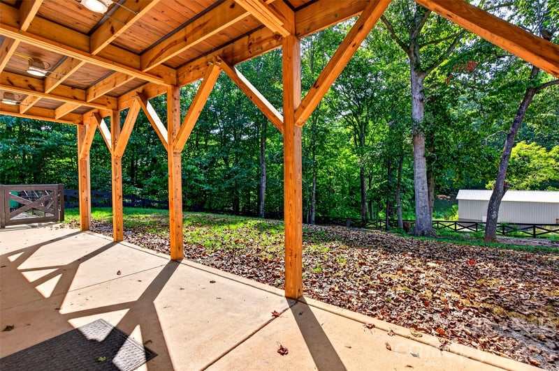 131 Ridge Rd, Candler, NC 28715