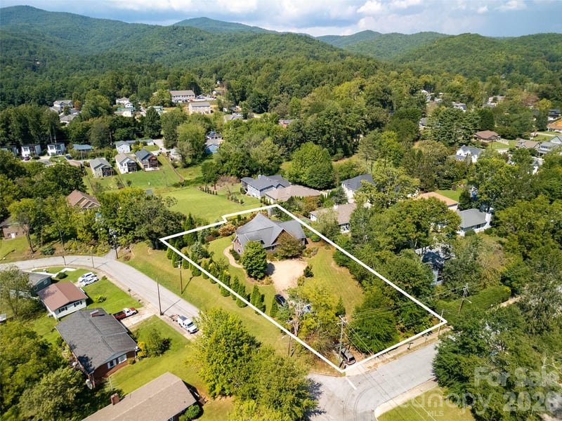 90 S Oaklawn Ave, Brevard, NC 28712