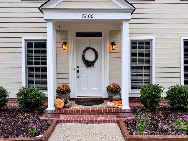 8600 Beeswood Dr, Charlotte, NC 28277