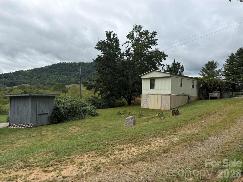 418 Green Valley Rd, Leicester, NC 28748