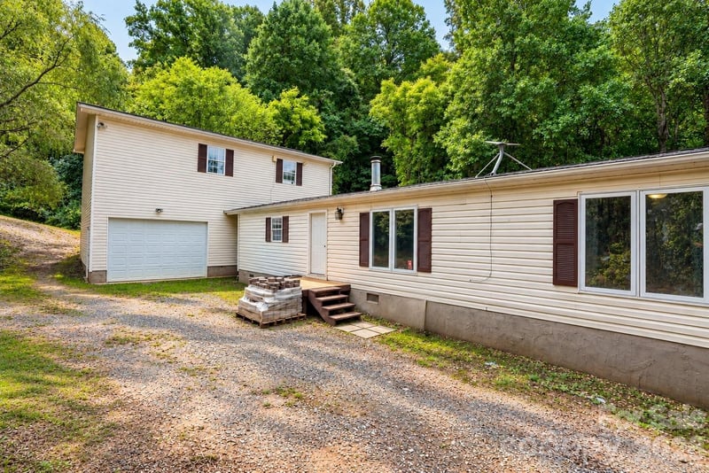 91 Walnut Dr, Leicester, NC 28748