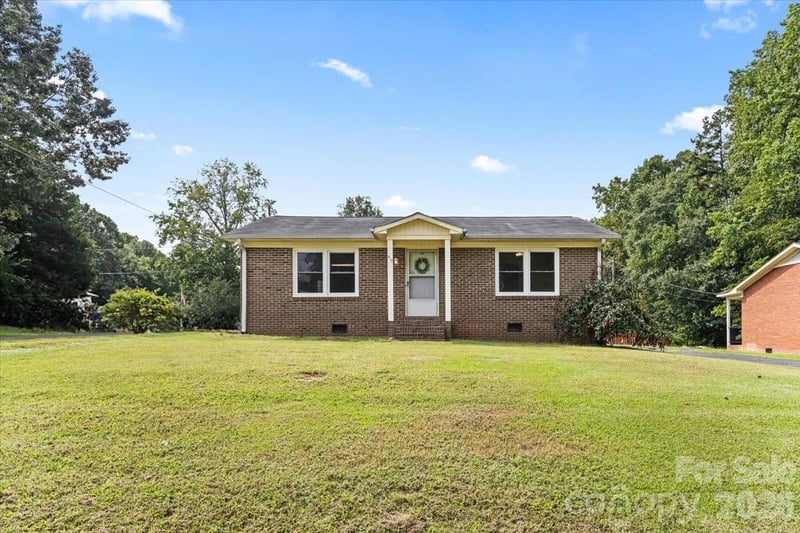 417 W Buckoak St, Stanley, NC 28164