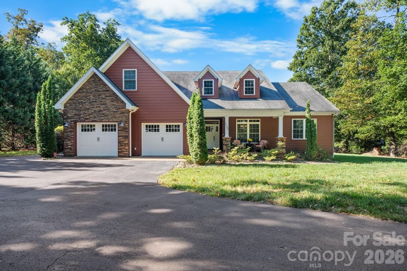 2139 Zion Church Rd, Hickory, NC 28602