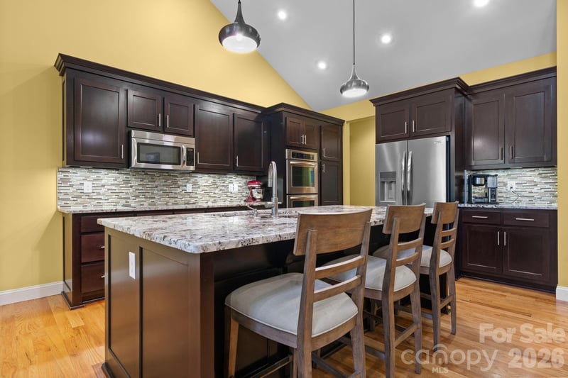 2139 Zion Church Rd, Hickory, NC 28602