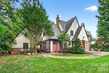 22 Manchester Dr, Asheville, NC 28805