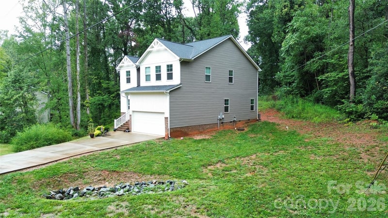 975 General Hoke Dr, Lincolnton, NC 28092
