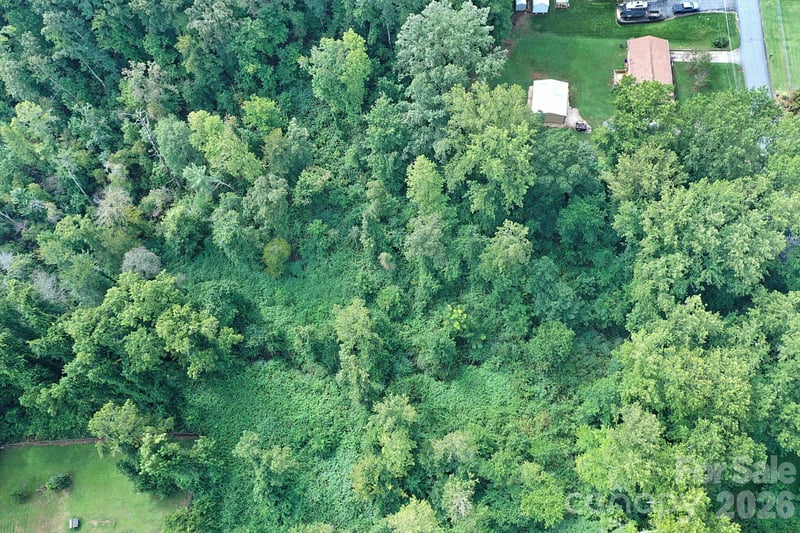 00 21st St SW #11, Hickory, NC 28602