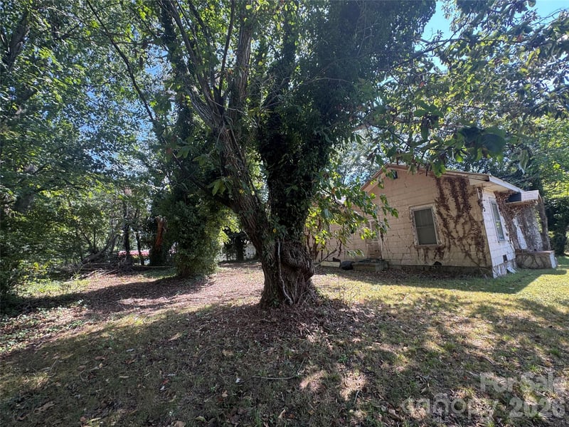 408 E Davidson Ave, Gastonia, NC 28054