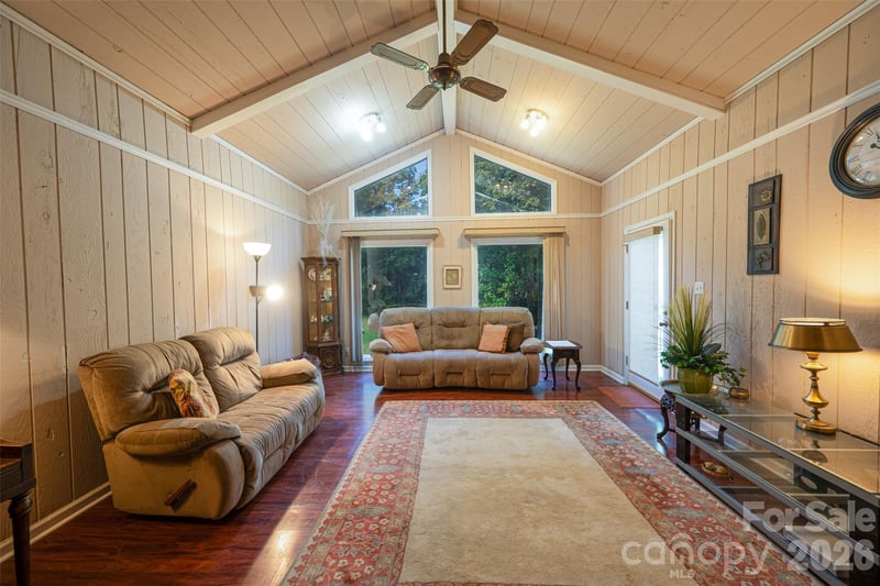 1440 Barbara Dr, Cherryville, NC 28021