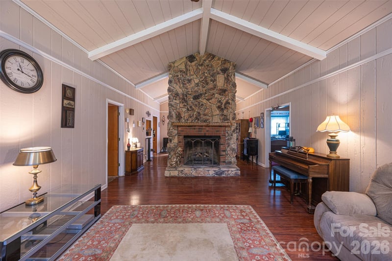1440 Barbara Dr, Cherryville, NC 28021
