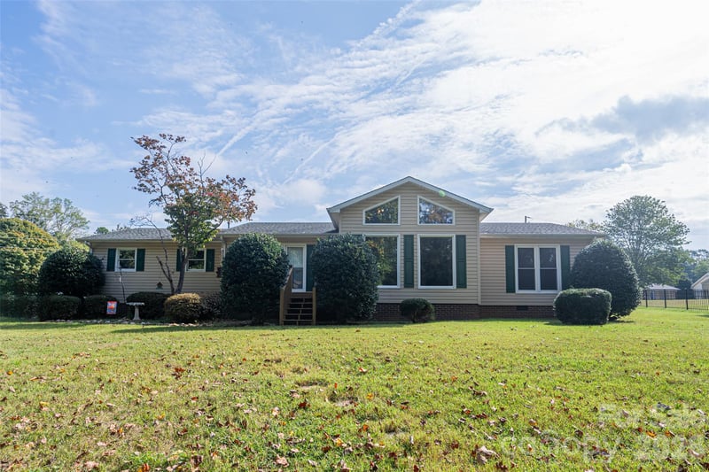 1440 Barbara Dr, Cherryville, NC 28021